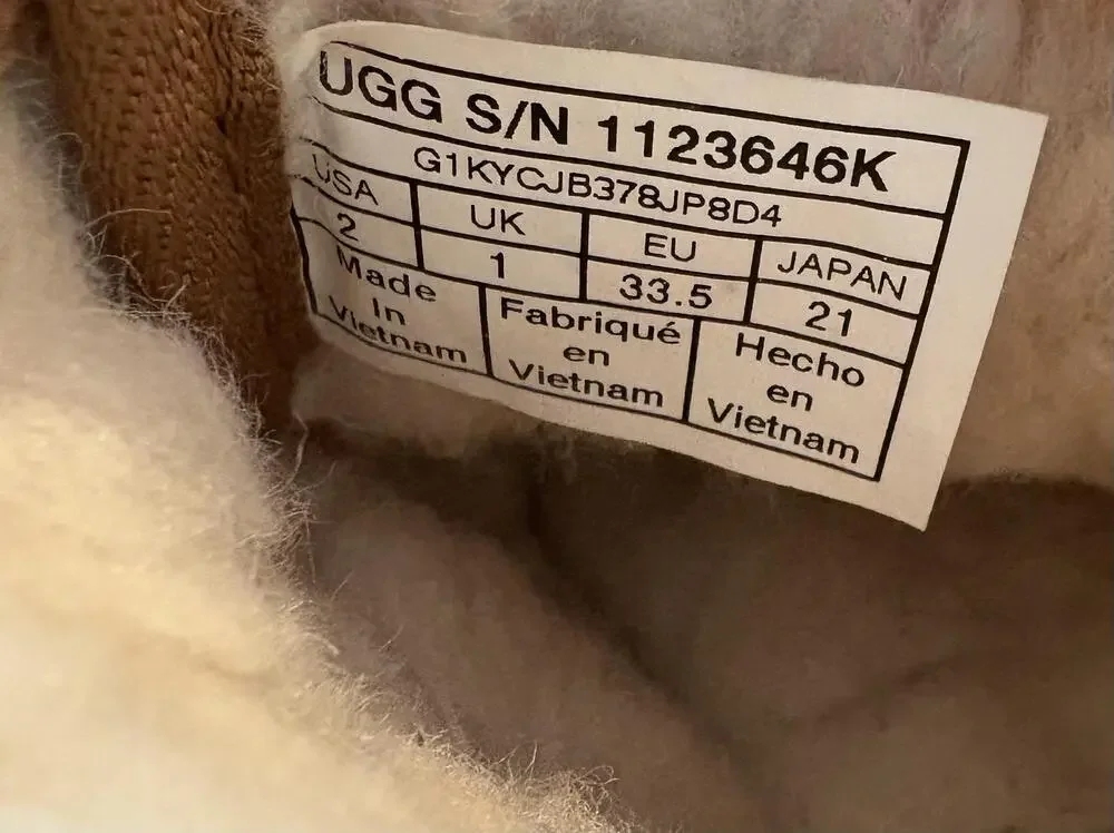 UGG Neumel Chromatic Boots Kids Size 2 Brown Suede Logo Panel Lace Up Shearling
